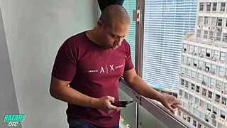 SECRETARIA MILF GIVES BLOWJOB TO CHEFE, CUM IN MOUTH ON MONSTER COCK!