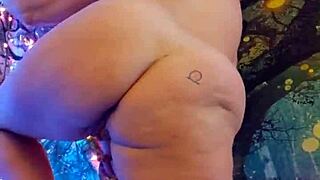 荡妇Steffi在生日摄影中用大逼跳舞