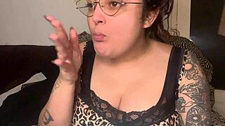 fetish sexy mouth crunches crunchy popcorn