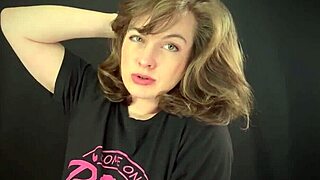 barefoot milf takes sexy selfies