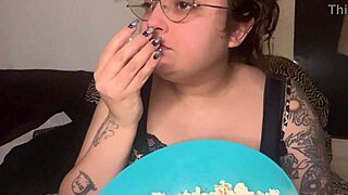 fetish sexy mouth crunches crunchy popcorn