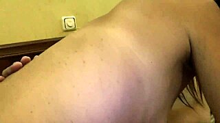 Couple enjoys ebony muff diving