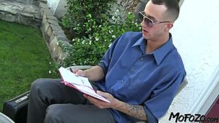 18 Year Old Amateur Enjoys Intense Dickriding On Mofozo