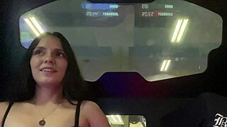 Me Corro En Mi Vecina Caliente