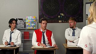 Alaina Taylor 教操课