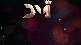 健身后粗暴性爱丰臀熟女Danner Mendez和Silvana Lee