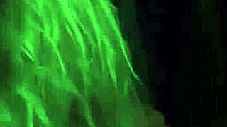 户外操六十年代挖土的熟女