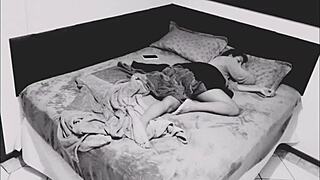 Coloquei uma camera escondida em casa e flagrei meu vizinho comendo minha esposa completo no red with friend wife slut milf redhead sexy group girlfriend brazilian kissing