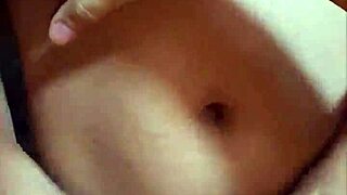 Asian Pinay mommy expertly rides her partner