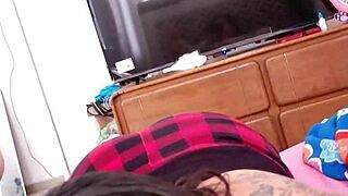 Maestra caliente says, I'm sucking off my faculty student with big tits and dirty talk!