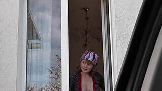 i saw a naked milf in stockings without panties washing her apartment window from taxi