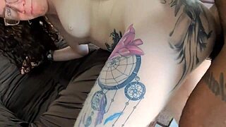 Loira Com Bunda Grande E Redonda Cheia De Tatuagens Fazendo Sexo Anal Profundo Com Gozada Farta In Interracial Homemade Scene
