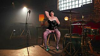 Hey, can you believe granny carmen angel got licked to orgasm in this hardcore homemade session?