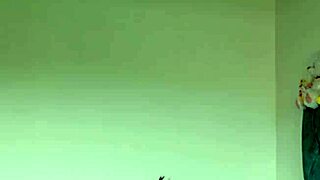 Chorros De Leche Squirt De Chica Muy Sexy Masturbándose Con Pasión