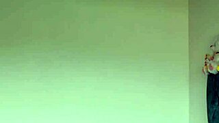 Chorros De Leche Squirt De Chica Muy Sexy Masturbándose Con Pasión