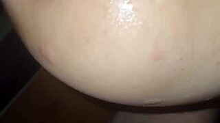 Curvy madrastra stuffs huge dildo in tight ass