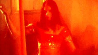 Let's admire this Indian beauty dancing solo in grace