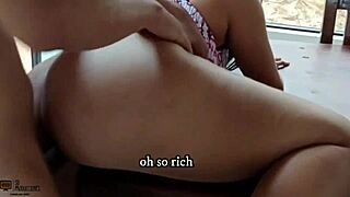 自拍棕发美女在家客厅大鸡巴口交内射