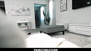 大奶继母诱惑Quinton James和Joshua Lewis！