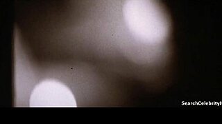 珍妮弗·康纳利在《穆赫兰道》1996电影场景中出现