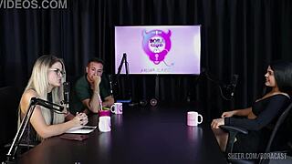 i'm dealing with these wild thoughts as a businesswoman in homemade video with girlfriend