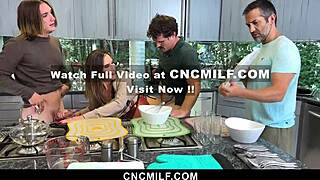 我喜欢让生活中最重要的男人们在一个屋檐下免费使用我，用口交和后入式在硬核群交中