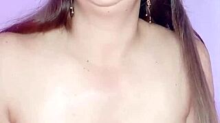 Colombian Latina Stepmom Slut With Giant Cameltoe Masturbates Ass And Marked Vagina In USA Leggings For Stepson