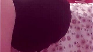 Ma�tresse kantalis humilie ebed et le souille with bondage and spanking in outdoor public.