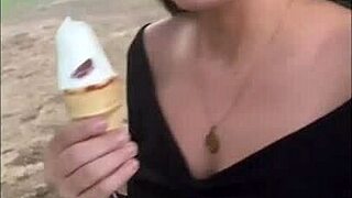 que delicioso es este helado chico sucio quiero mi dulce corrida despues de comer helado extrano me folla en su casa - porno en espanol - tubebelatina