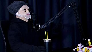 Veja a entrevista safada com flor de damiana e vovô moai in this brazilian porn cast compilation full of public humiliation and swinger fun