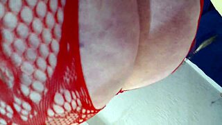 Hey, wanna see this giantess fantasy with me putting a tiny guy in my mouth?