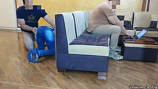 Me follo a la esposa de mi hermano mi cu�ada hermosa mientras que su marido esta trabajando en la lapto NTR