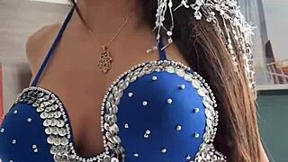 Amira Ali出轨丈夫和猛男 - 阿拉伯大奶子黑发熟女用假阳具自慰