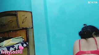 Indian hot girl gets fucked standing on one leg in full HD Hindi sex video