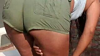 Hermanastra Caliente con Shorcito Sexy Nalgas Hambrientas Come Polla Rapidito