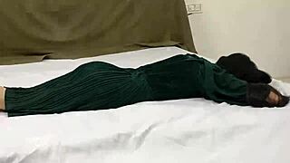 my 18young 18+ step sister was alone in the room i also went to her room and fucked her pussy at night