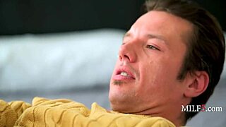 Curvy milf convinces her petite friend to join in giving a blowjob to boyfriend in this steamy threesome encounter