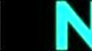 嘿，那个兴奋的大鸡巴帅哥刚抓到他性感丰满的后妈脱衣服，然后事情变得狂野，深喉和粗暴骑乘