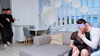 marido ve como su esposa se folla a tres jovenes chihuahuasu doble penetracion y culo enormes?