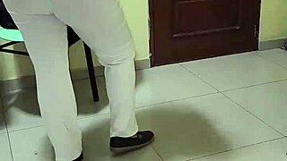 Venezolana madura flashes big ass and tits in leggings on street for public creampie