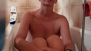 Milf Sandra golden rain tongue anal rimming and facial cumshot