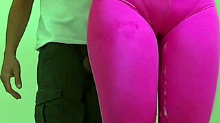 Gran compilación de videos de masturbación completa a través de las piernas con grandes corridas for wet leggings