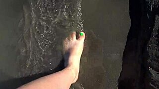 i enjoy foot fetish views of my curvy milf legs