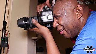 亚洲Maxine X处理黑人大鸡巴群，在狂野群交中后入和说脏话