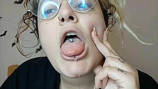 new fetish queen emerges with style