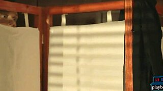 男友偷窥女友给丰满熟女放松按摩