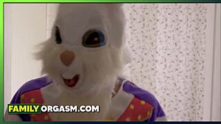 Mocking Boy Tricks Stepmom And Stepsister Into Threesome Fuck