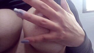 阿拉伯尼佬头巾熟女自慰潮吹骚屄到狂喷高潮网络直播