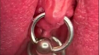 嘿阿夸波拉，给我们看剃毛小穴喷水热辣熟女尿尿合集！