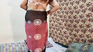 Quick pussy fuck with sexy Indian girlfriend using dirty talk in Hindi